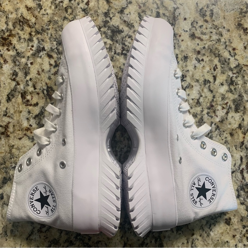 Converse - Picture 3 of 6